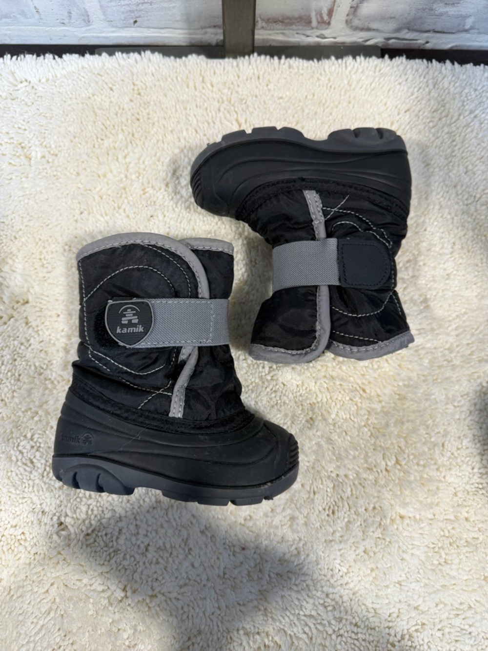 Kamik Kids Black and Gray Snow Boots infant size 6